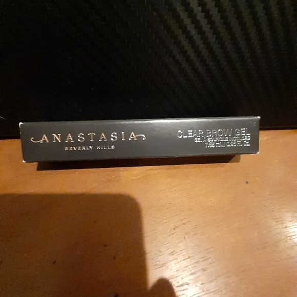 Anastasia Beverly Hills clear brow gel - Picture 6 of 6